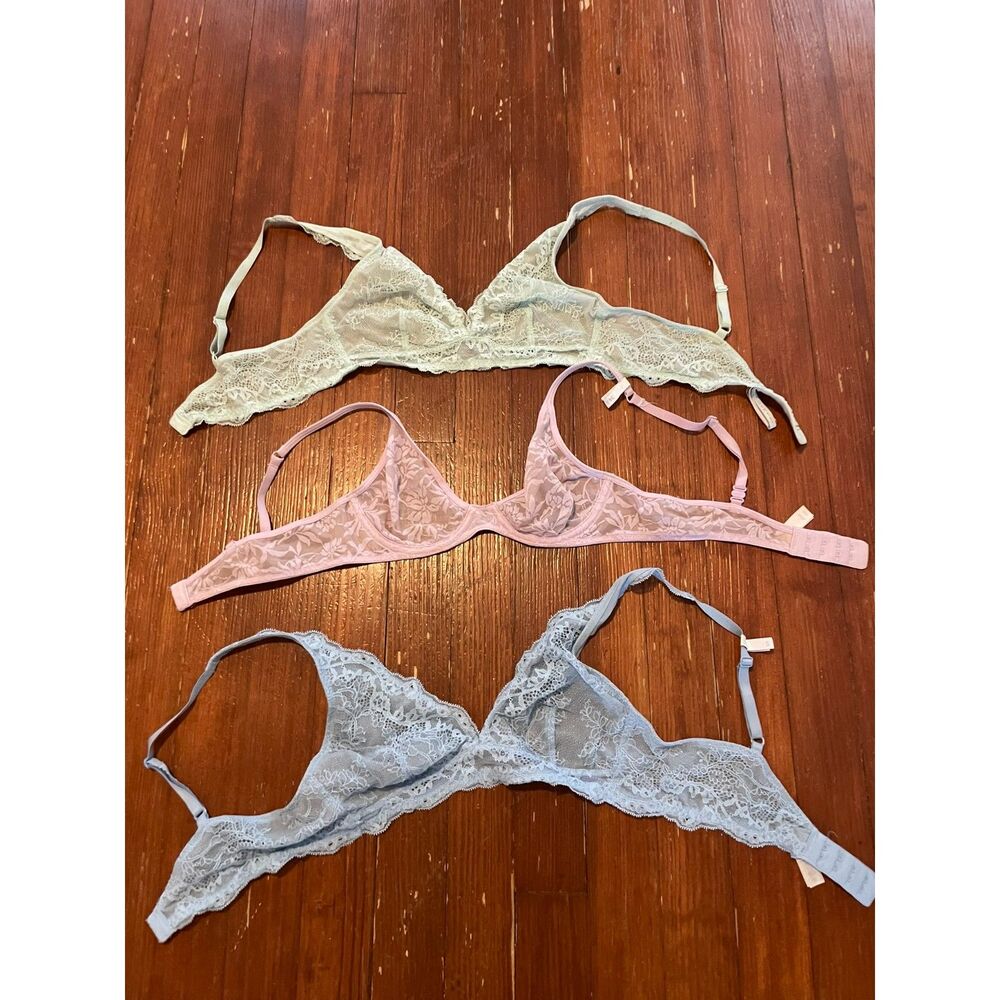 3 Gap Lacey Bras 34A / Small